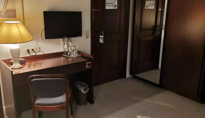 Huoneisto 1 Makuuhuone Pohjakerros, Heidehotel Soltauer Hof