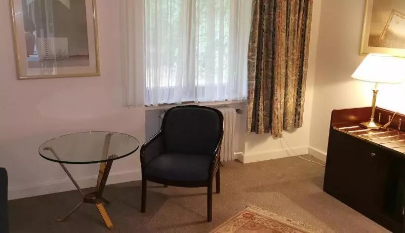 Huoneisto 1 Makuuhuone Pohjakerros, Heidehotel Soltauer Hof