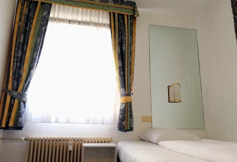 标准单人间, Konigshof The Arthouse