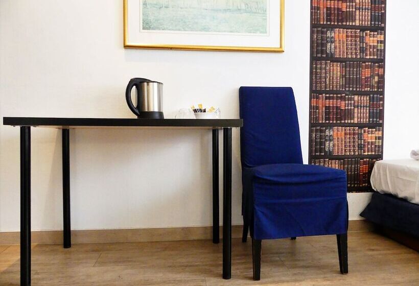 标准三人间, Konigshof The Arthouse