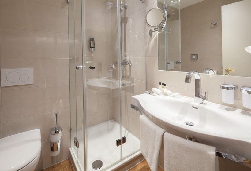 컴포트 룸, Marburger Hof