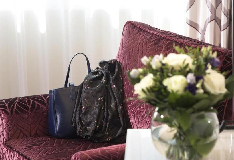 جناح, Maritim Hotel Bonn