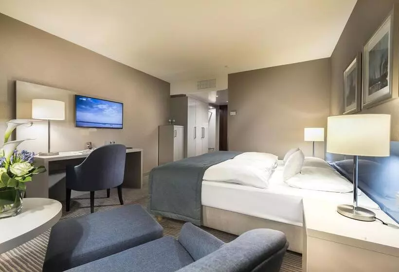 اتاق سوپریور, Maritim Hotel Bonn