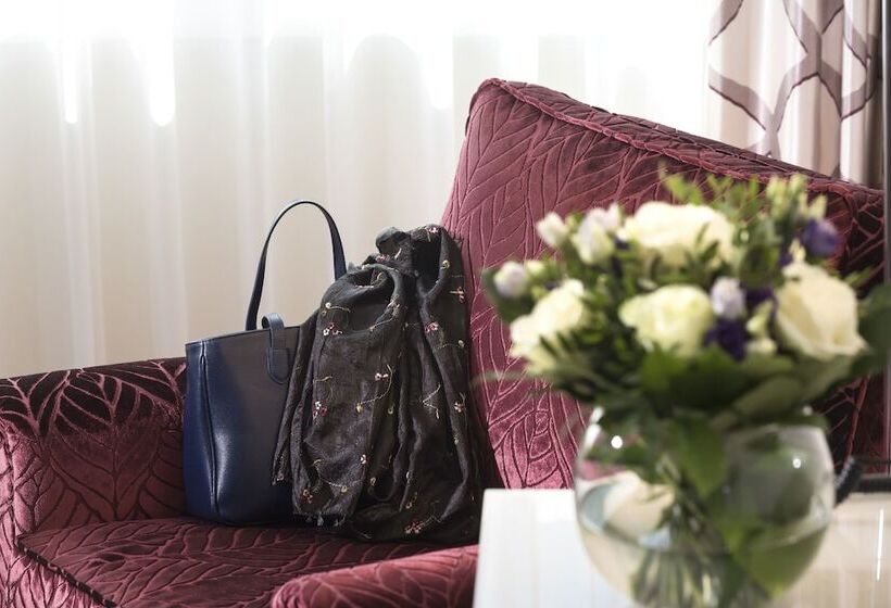 جناح, Maritim Hotel Bonn