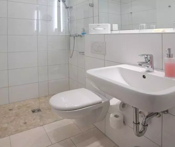 Standard Yhden Hengen Huone, Parkhotel Bilm Im Glück Am Stadtrand Hannovers