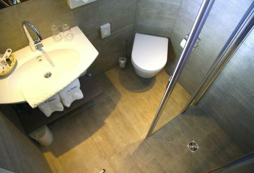 اتاق استاندارد یک نفره, Flörke