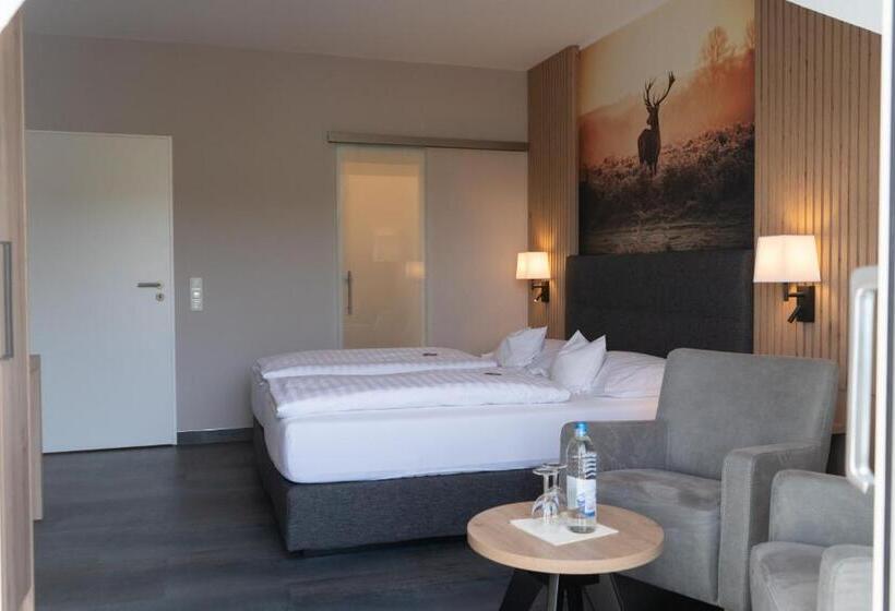 غرفة سوبيريور مزودة بشرفة, Sporthotel Zum Hohen Eimberg