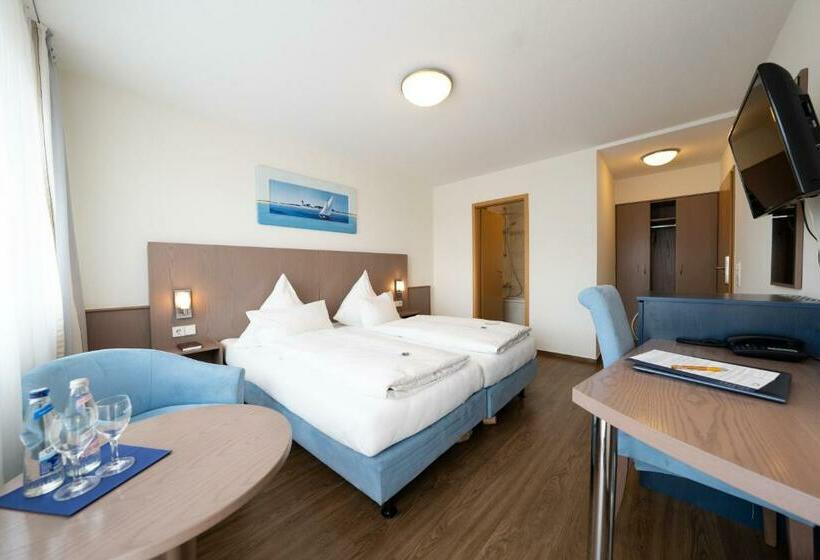 Quarto superior, Ates Hotel Kehl