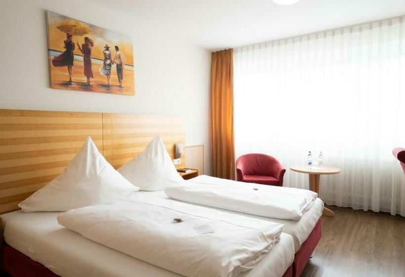 Quarto superior, Ates Hotel Kehl