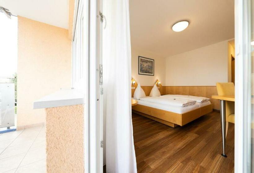 Quarto superior, Ates Hotel Kehl
