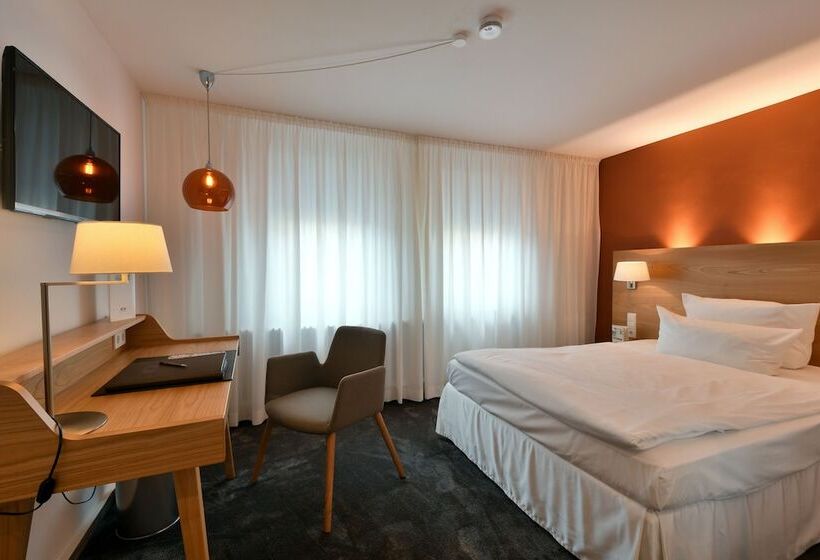 غرفة كومفورت, Adler Asperg