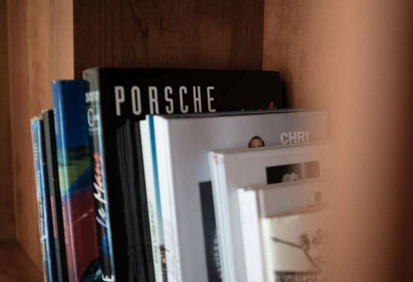 شقة غرفة واحدة, Adler Asperg