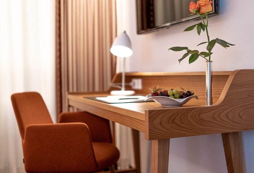 غرفة تنفيذية, Adler Asperg