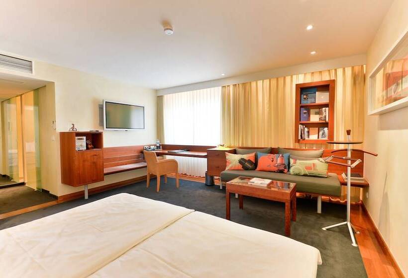 شقة غرفة واحدة, Adler Asperg