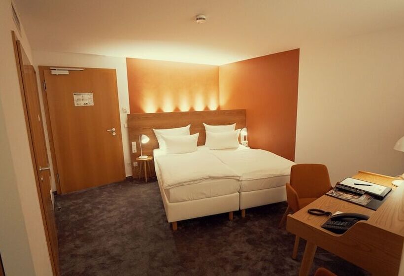 غرفة تنفيذية, Adler Asperg