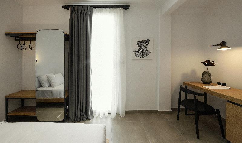 غرفة ديلوكس, Adler Asperg