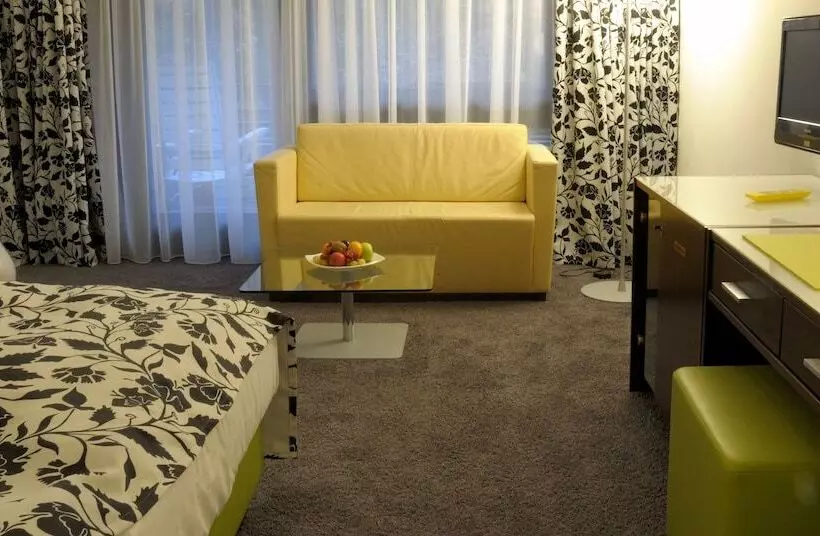 Deluxe Yhden Hengen Huone, An Der Therme