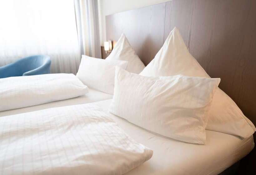 Quarto superior, Ates Hotel Kehl