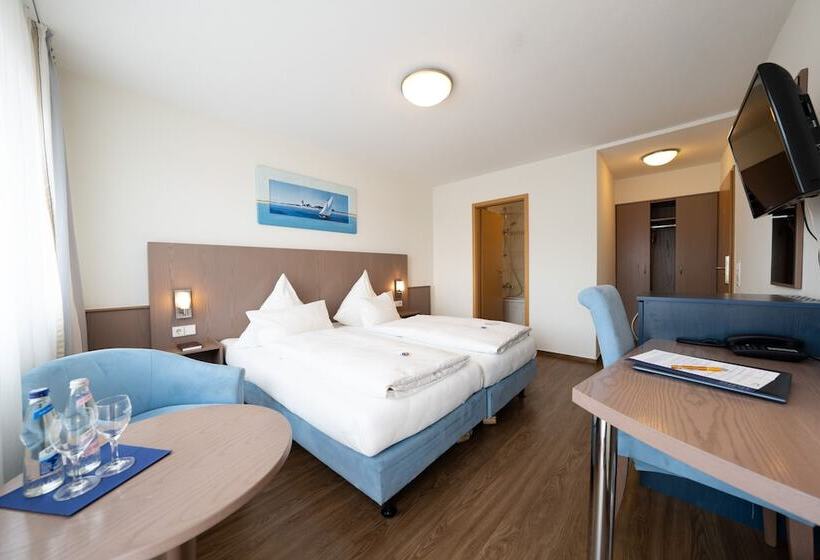 Quarto superior, Ates Hotel Kehl