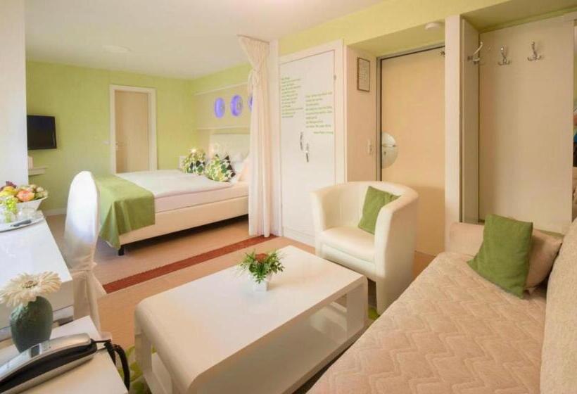 اتاق لوکس, Central