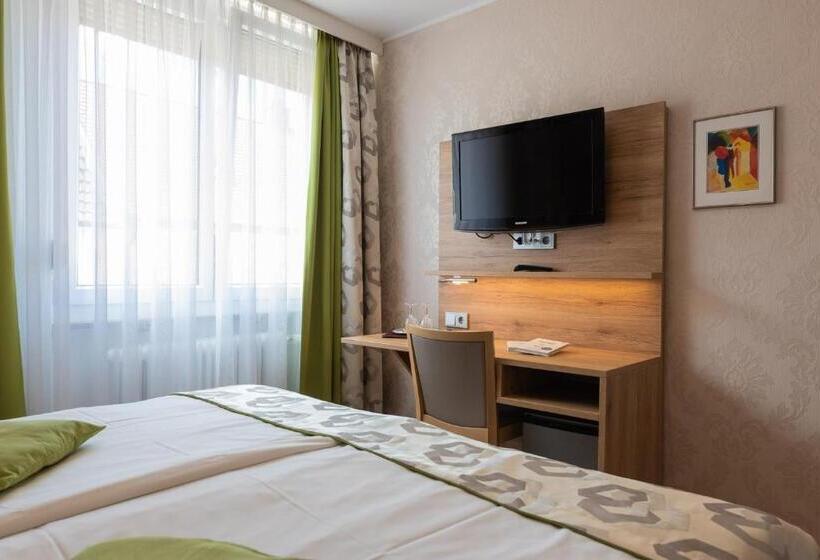 اتاق سوپریور, Central