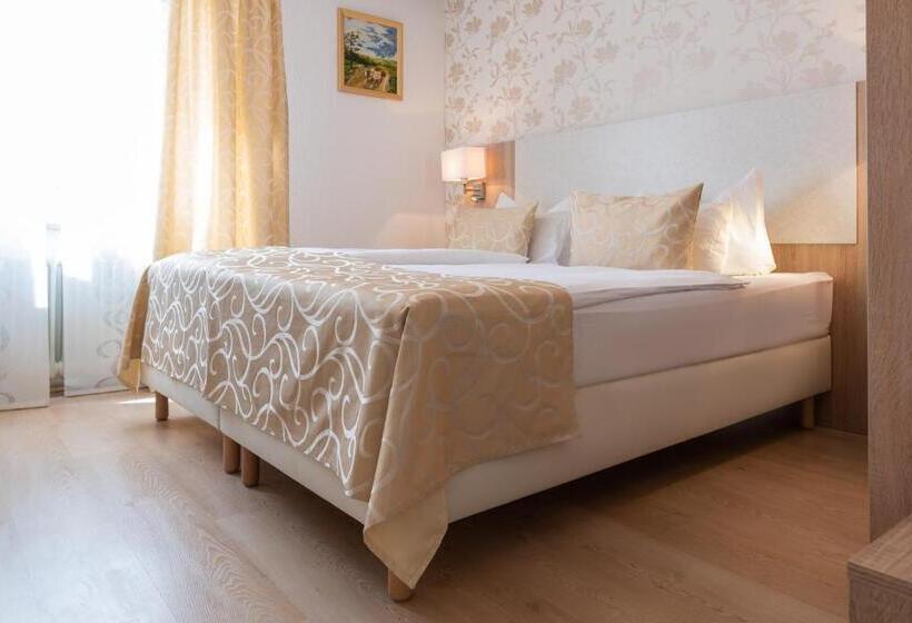 اتاق سوپریور, Central