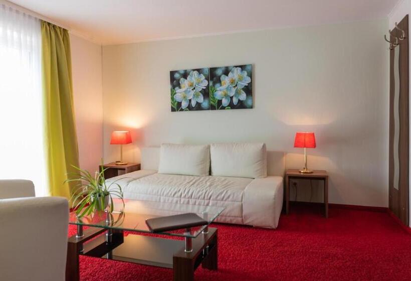 اتاق لوکس با بالکن, Central