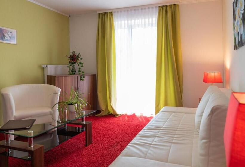 Номер Deluxe с Балконом, Central