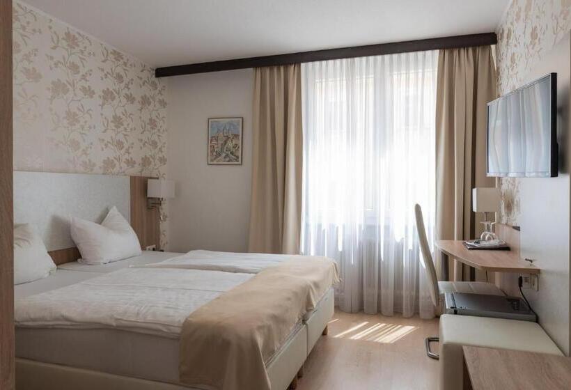 اتاق سوپریور, Central