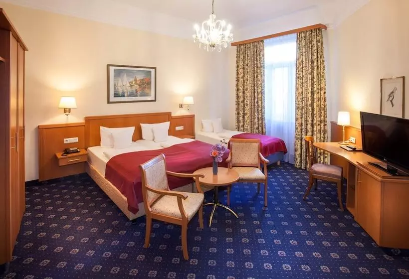 اتاق استاندارد سه نفره, Centro Hotel National Frankfurt, Trademark Collection By Wyndham