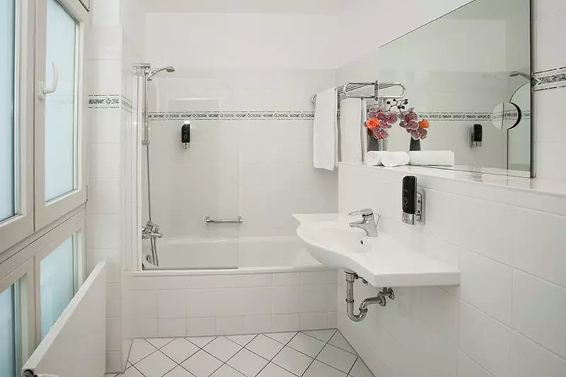 اتاق استاندارد سه نفره, Centro Hotel National Frankfurt, Trademark Collection By Wyndham