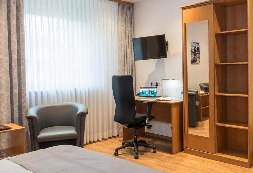 חדר קומפורט, Elysee