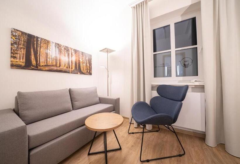 جناح جونيور, Landhotel Kauzenberg