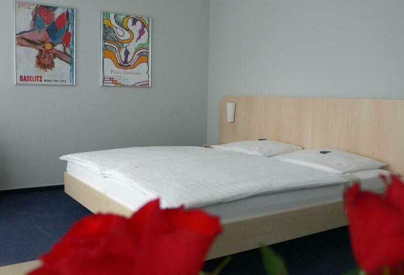 标准间, Meran Hallenbad & Sauna