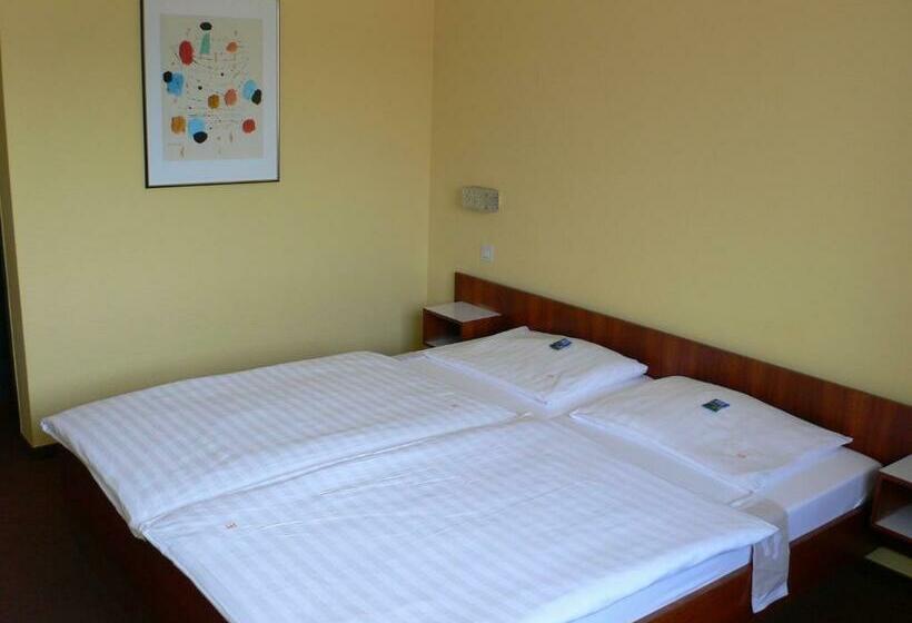 标准间, Meran Hallenbad & Sauna