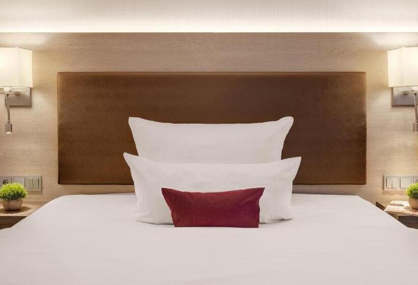 经典单人间, Newton Heilbronn