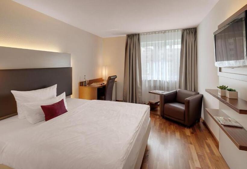 经典单人间, Newton Heilbronn