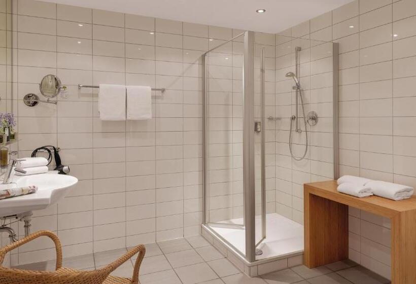 套房, Newton Heilbronn