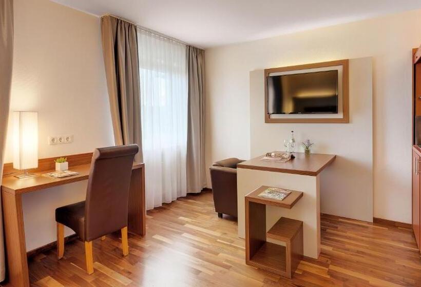 Классический Номер, Newton Heilbronn