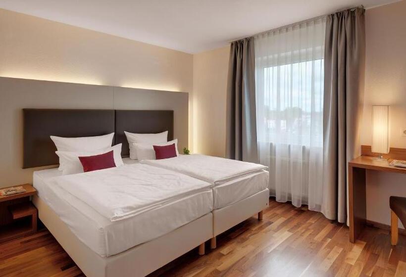 古典房间, Newton Heilbronn