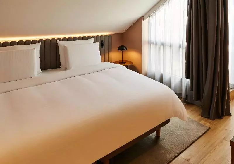 Suite Deluxe, Pullman Stuttgart Fontana