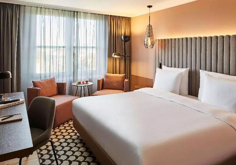 Habitació Superior, Pullman Stuttgart Fontana