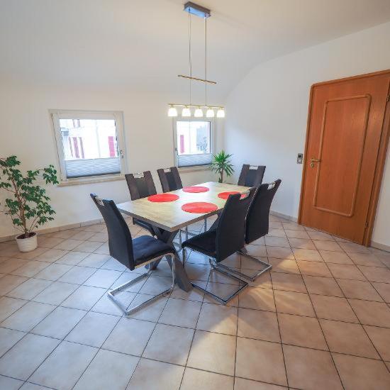 شقة غرفتين, Restaurant   Metzgerei Sonne