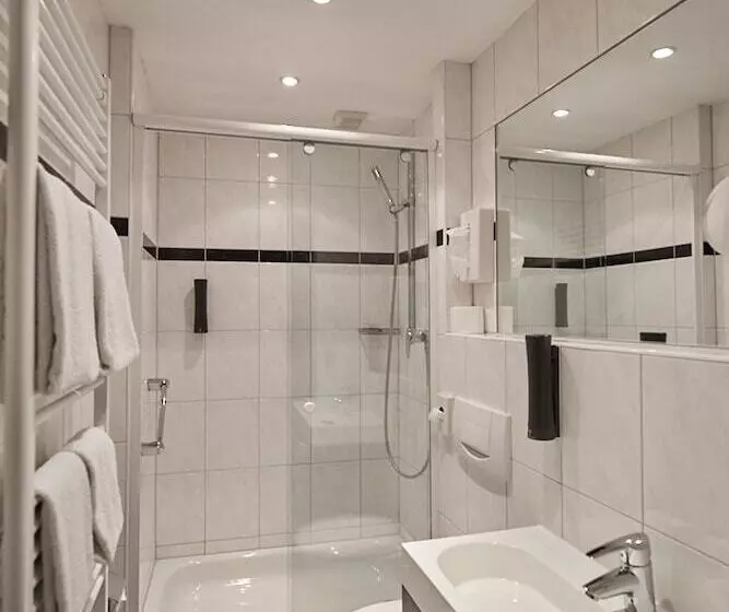 اتاق استاندارد یک نفره, Central Hotel Ringhotel Rüdesheim