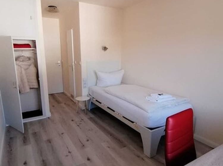 스탠다드 싱글 룸, Zur Post