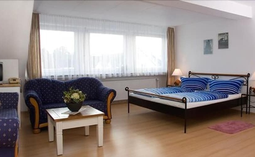 스탠다드 룸, Zur Post