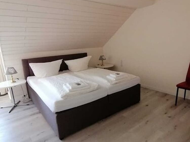 스탠다드 룸, Zur Post