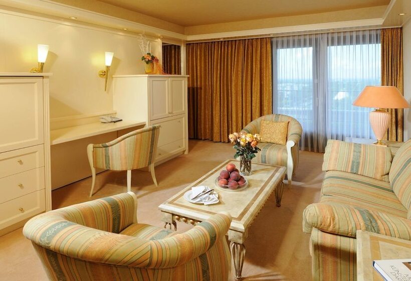 جناح, Maritim Hotel Darmstadt