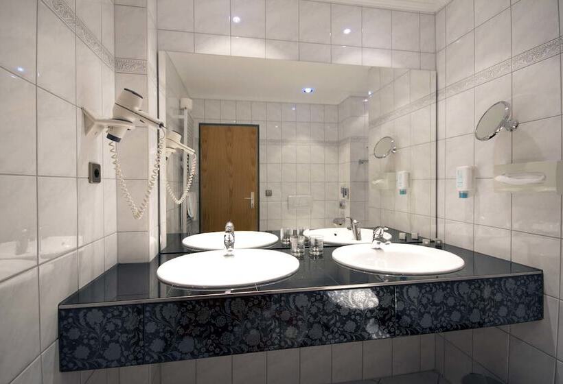 주니어 스위트, Rebgarten Hotel Adler