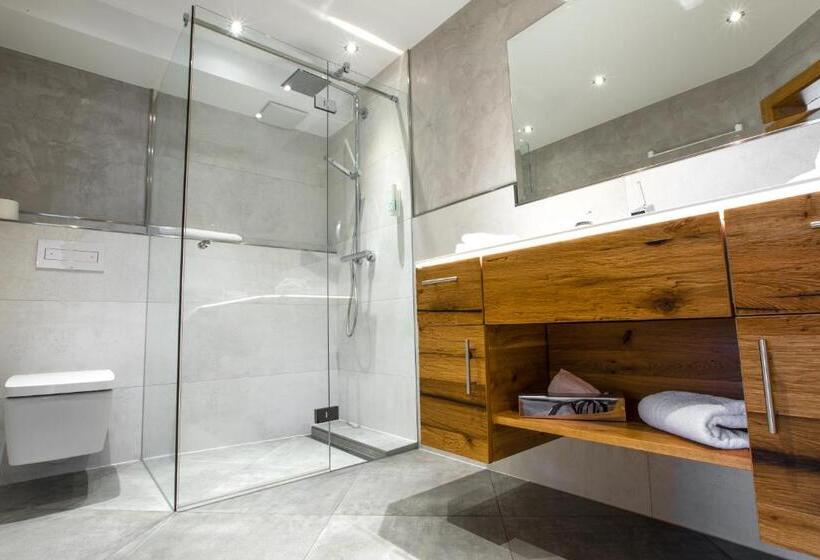 جناح جونيور, Romantikhotel Platte